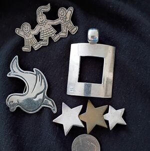 MEXICAN SILVER 4 PIECES MARKED PINS PENDANT